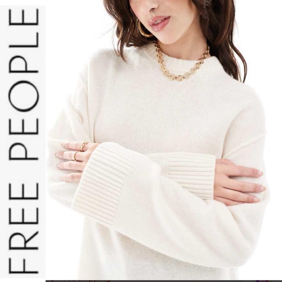 NWOT Free People Phoebe Oversized Pullover Sweater white/cream S - Picture 3 of 9